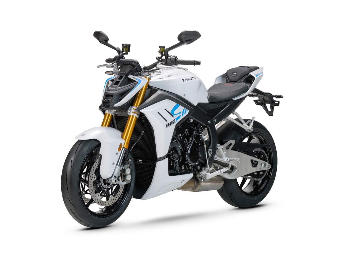 820R