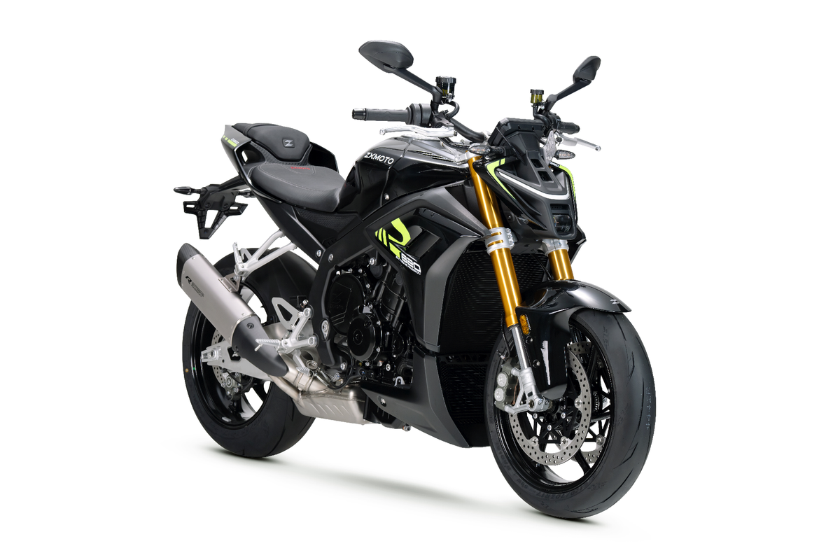 820R